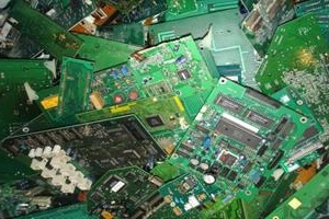 platinen der klasse 2 auf einem haufen